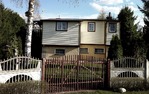 Piętro domku letniskowego nad jeziorem Sasek Wielki
