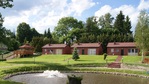 Domek nad jeziorem z własną linią brzegową i pomostem, Mazury